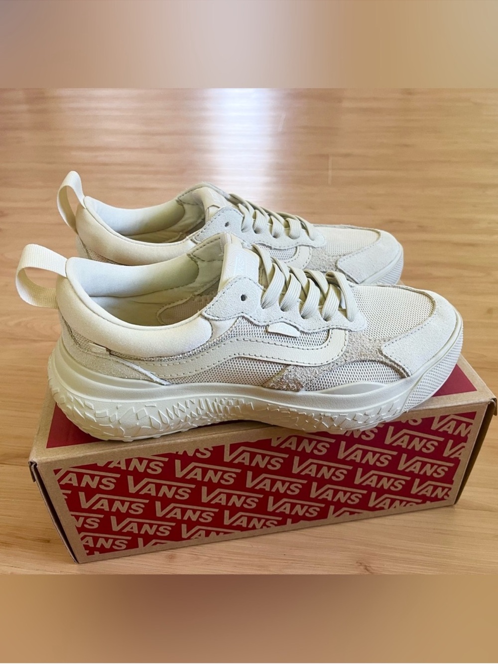 Vans UltraRange Neo VR3 Shoe
Women 8.5 US - Picture 5 of 8